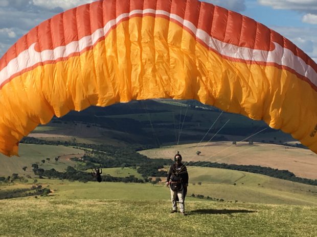 Paragliders no Horizonte Perdido-Araxá