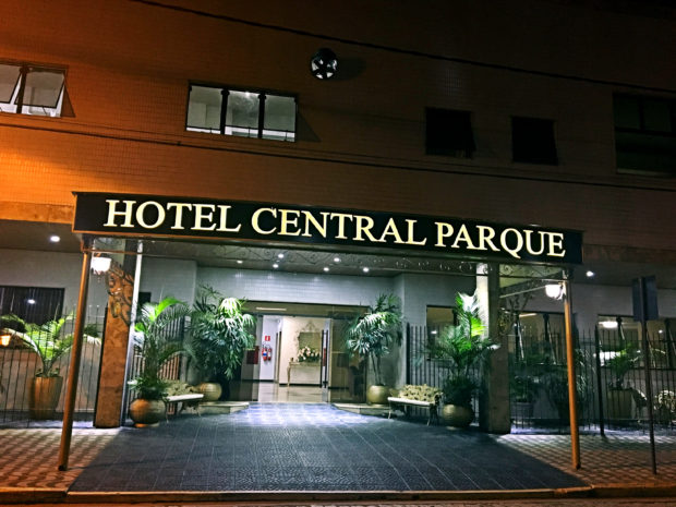 Faxada do Hotel Central Parque