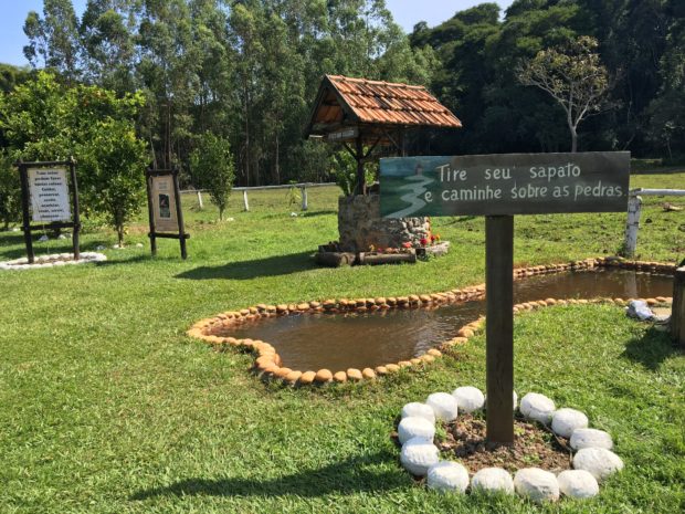 Quinta do Cedro- Tire seu sapato e caminhe sobre as pedras