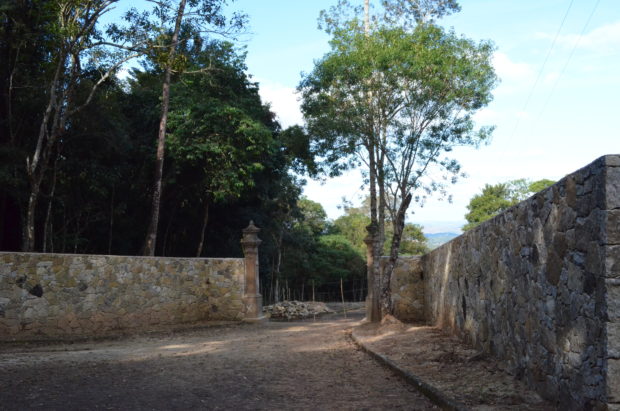 Estrada Parque Passos dos Fundadores.