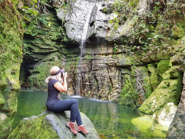 Poço e Cachoeira da Gruta do Salto Corumbá