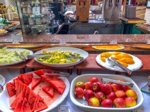 Café da manhã do Castro's Hotel em Goiânia