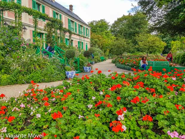 Jardim Clos Normand na casa de Monet em Giverny na França