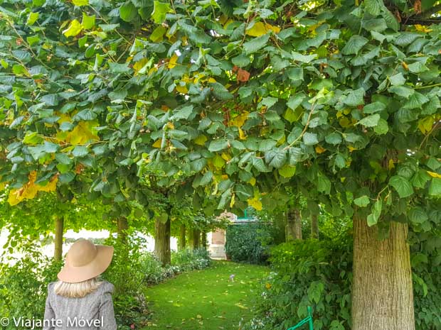 Jardim Clos Normand na casa de Monet em Giverny na França