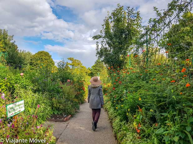 Jardim Clos Normand na casa de Monet em Giverny na França