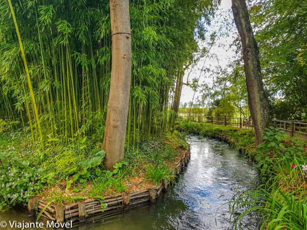 Jardim de água na casa de Monet em Giverny na França