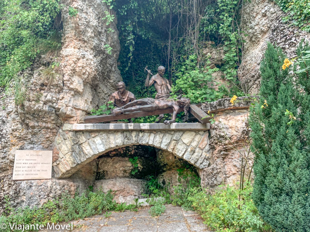 Via sacra do Madonna della Corona, Itália – incrível igreja encravada na rocha