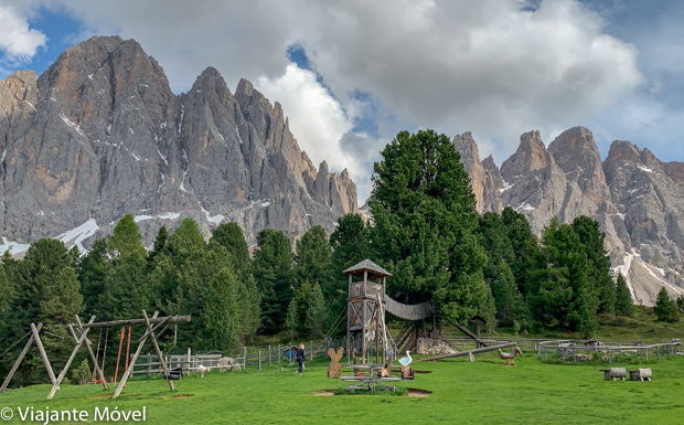 Conheça o incrível Geisleralm - Rifugio Delle Odle nas Dolomitas, Itália